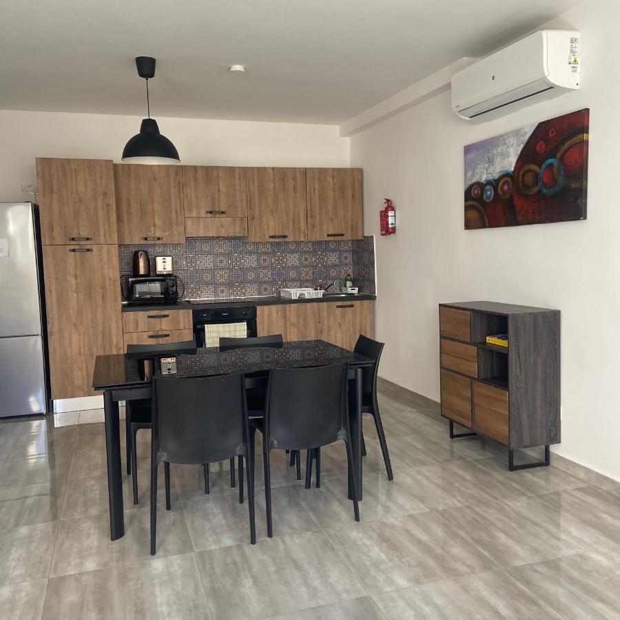 F7 Room 2, Private Bedroom Two Single Beds Shared Bathroom In Shared Flat Msida Zewnętrze zdjęcie